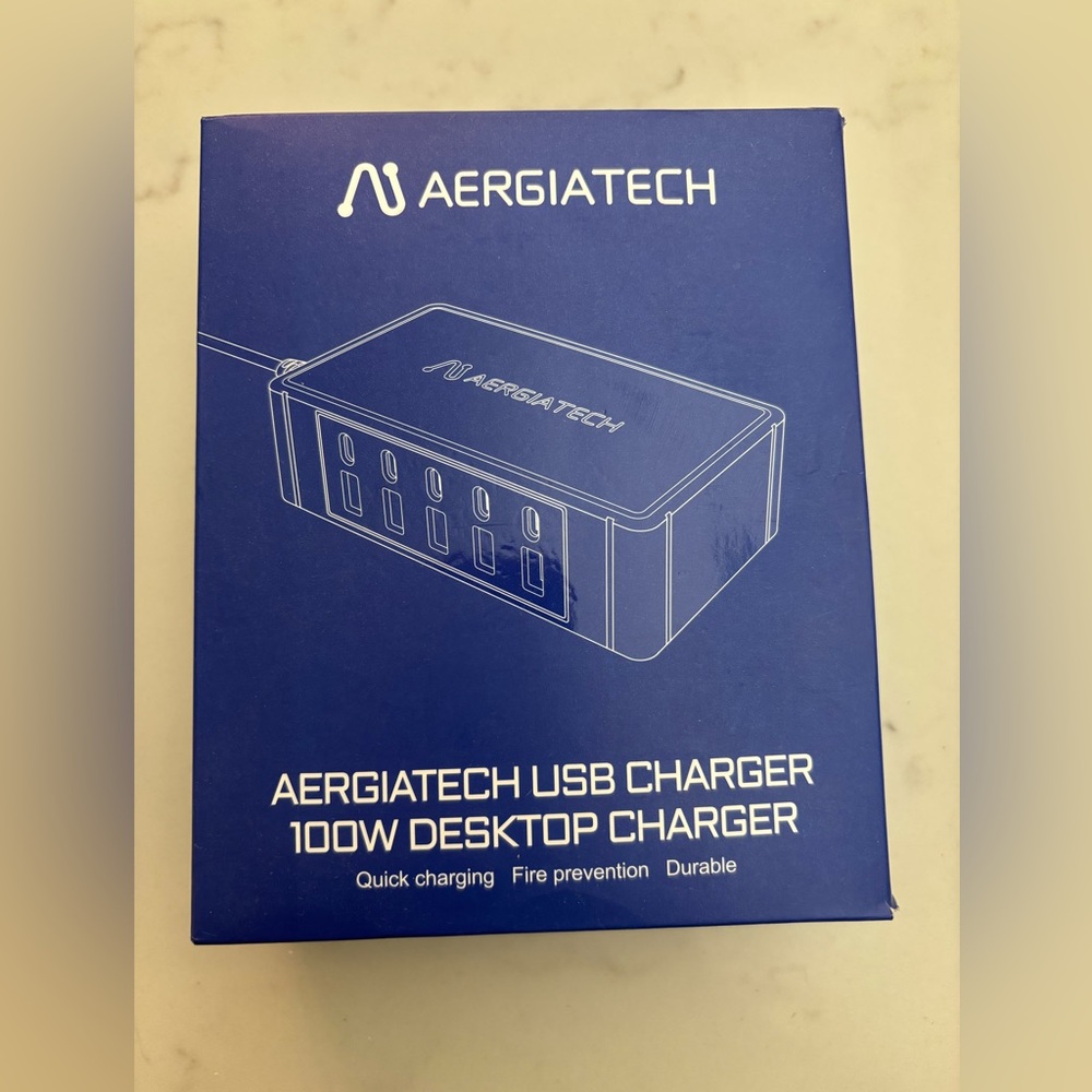 NWT Aergiatech 100W USB Desktop Charging Station 8-Port